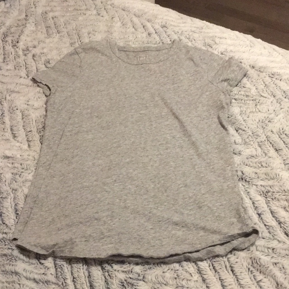 Grey short sleeve GAP tee shirt.